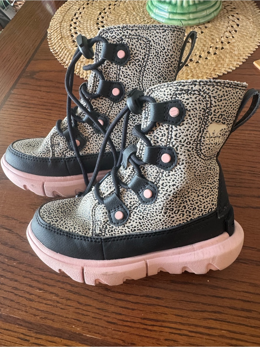 SOREL Explorer unisex Kids Ankle Boots Pink & Black Faux Fur Lined US 10 Winter